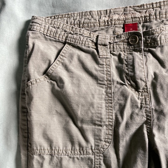 ✨90S VINTAGE LOW RISE GREEN CARGO CAPRIS✨ - Picture 2 of 9